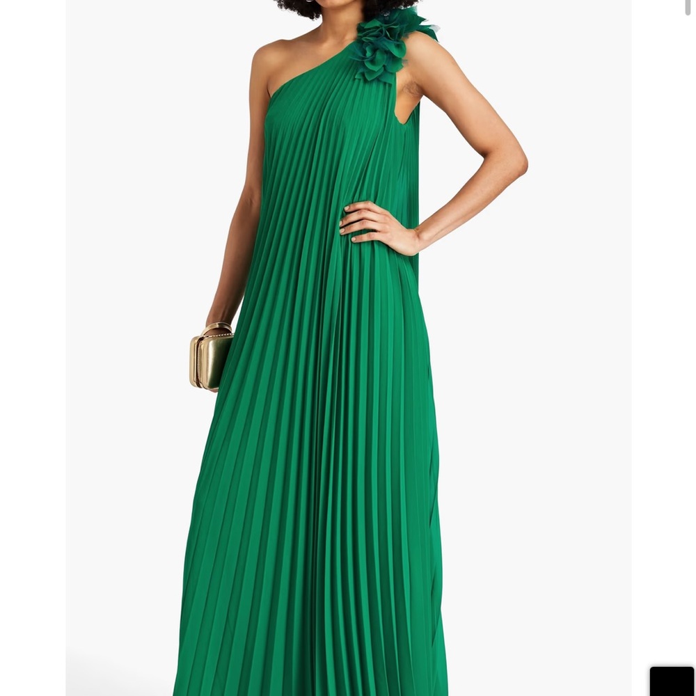 Badgley Mischka Pleated Georgette One-Shoulder Gown